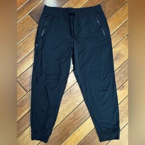 Athleta women’s Trekkie North Jogger Large Black 3 pocket NWT